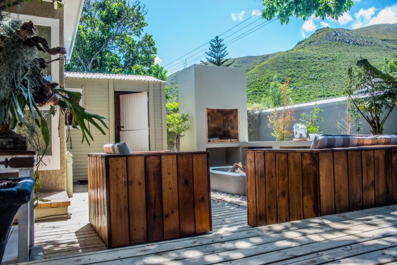 허머너스 Seven On Flora- Hot Tub, Modern With Amazing Outside Area 빌라 외부 사진